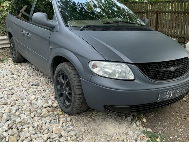Крайслер Grand Voyager, об'ємом двигуна 2.5 л та пробігом 450 тис. км за 2000 $, фото 1 на Automoto.ua