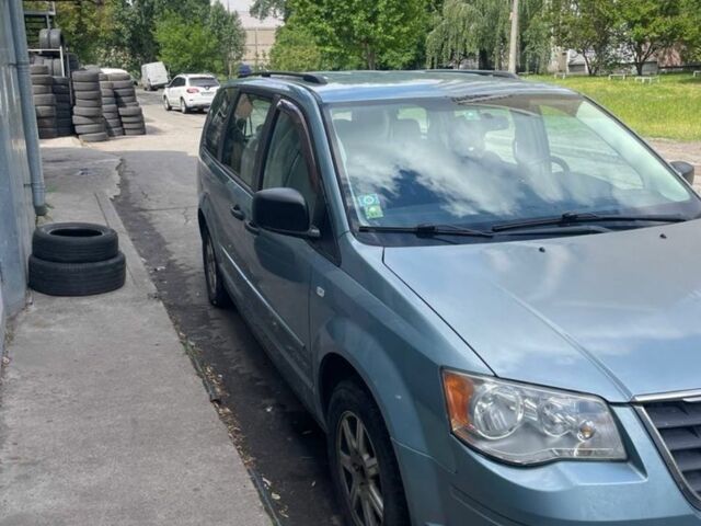 Крайслер Grand Voyager, об'ємом двигуна 3.8 л та пробігом 280 тис. км за 4700 $, фото 1 на Automoto.ua