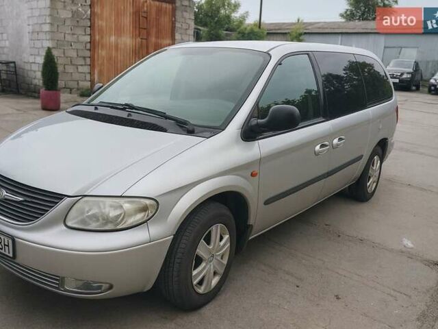 Серый Крайслер Гранд Вояджер, объемом двигателя 0 л и пробегом 300 тыс. км за 2500 $, фото 1 на Automoto.ua