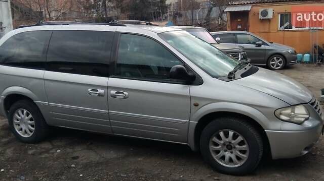 Сірий Крайслер Grand Voyager, об'ємом двигуна 2.8 л та пробігом 363 тис. км за 5248 $, фото 1 на Automoto.ua
