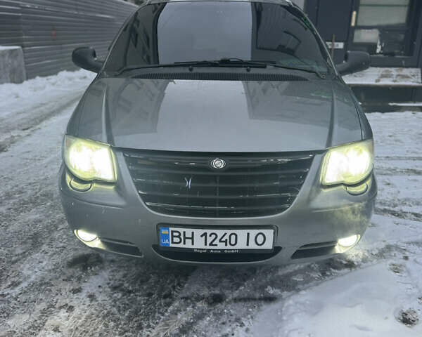 Сірий Крайслер Grand Voyager, об'ємом двигуна 2.78 л та пробігом 295 тис. км за 8998 $, фото 1 на Automoto.ua