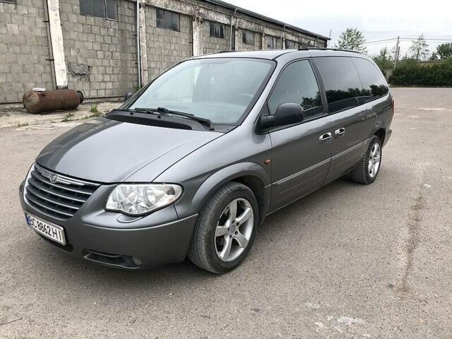 Сірий Крайслер Grand Voyager, об'ємом двигуна 2.8 л та пробігом 270 тис. км за 6800 $, фото 1 на Automoto.ua