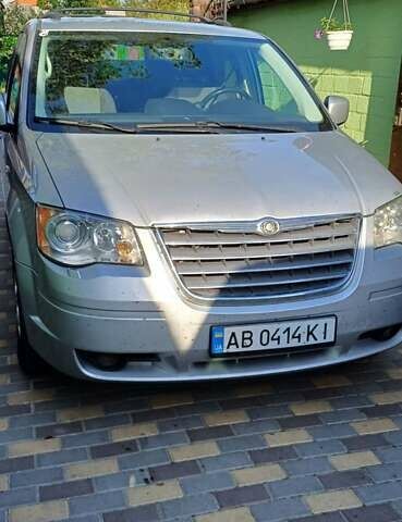 Сірий Крайслер Grand Voyager, об'ємом двигуна 2.78 л та пробігом 310 тис. км за 7300 $, фото 1 на Automoto.ua