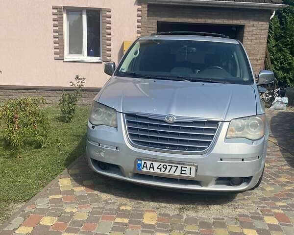 Сірий Крайслер Grand Voyager, об'ємом двигуна 2.78 л та пробігом 428 тис. км за 5500 $, фото 1 на Automoto.ua