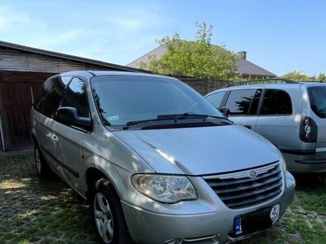 Сірий Крайслер Grand Voyager, об'ємом двигуна 0 л та пробігом 260 тис. км за 3934 $, фото 1 на Automoto.ua