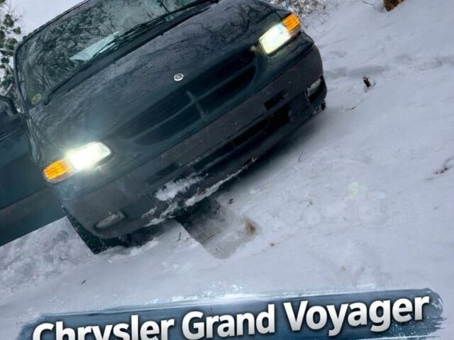 Зелений Крайслер Grand Voyager, об'ємом двигуна 3.3 л та пробігом 1 тис. км за 1500 $, фото 1 на Automoto.ua