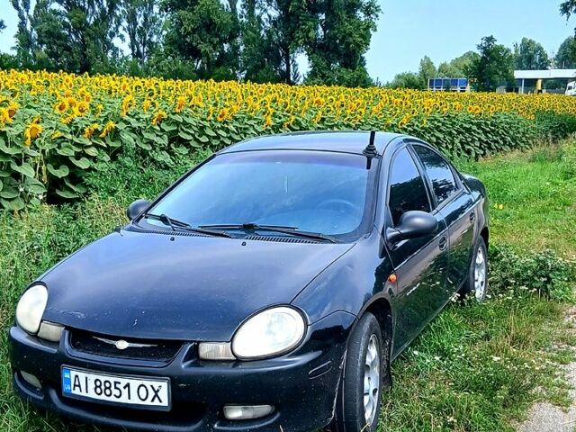 Черный Крайслер Неон, объемом двигателя 2 л и пробегом 300 тыс. км за 2300 $, фото 1 на Automoto.ua