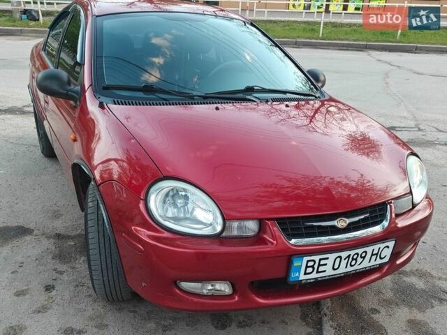 Красный Крайслер Неон, объемом двигателя 2 л и пробегом 197 тыс. км за 2500 $, фото 1 на Automoto.ua
