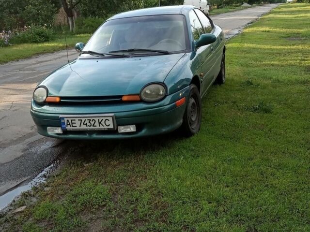 Зеленый Крайслер Неон, объемом двигателя 2 л и пробегом 300 тыс. км за 1047 $, фото 1 на Automoto.ua