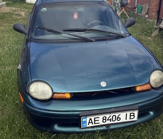 Зелений Крайслер Neon, об'ємом двигуна 2 л та пробігом 190 тис. км за 1353 $, фото 1 на Automoto.ua