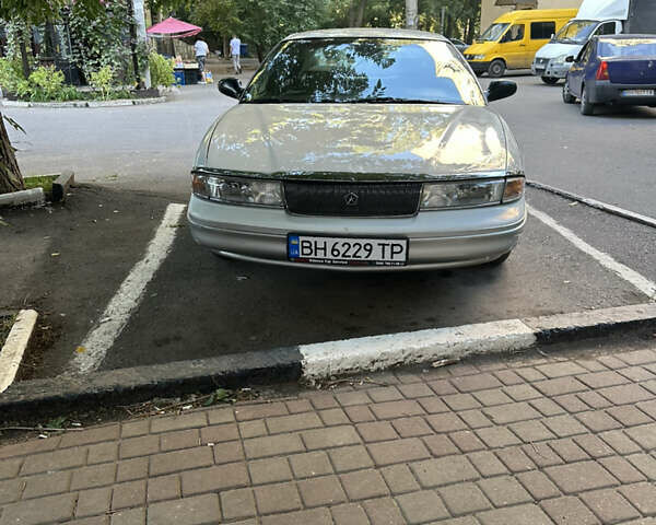 Белый Крайслер Нью Йоркер, объемом двигателя 3.5 л и пробегом 150 тыс. км за 5000 $, фото 1 на Automoto.ua