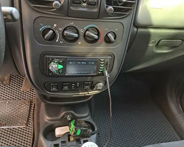 Сірий Крайслер PT Cruiser, об'ємом двигуна 2.2 л та пробігом 350 тис. км за 4300 $, фото 1 на Automoto.ua