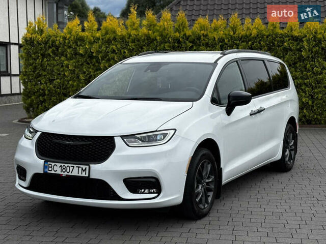 Білий Крайслер Pacifica, об'ємом двигуна 3.61 л та пробігом 97 тис. км за 22300 $, фото 1 на Automoto.ua
