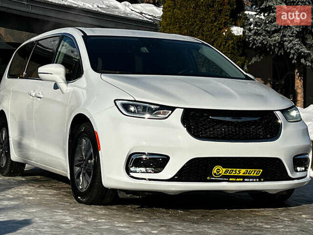 Білий Крайслер Pacifica, об'ємом двигуна 3.6 л та пробігом 145 тис. км за 31900 $, фото 1 на Automoto.ua