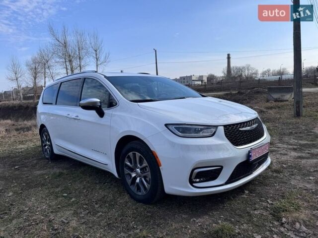 Белый Крайслер Пасифик, объемом двигателя 3.6 л и пробегом 20 тыс. км за 39000 $, фото 1 на Automoto.ua