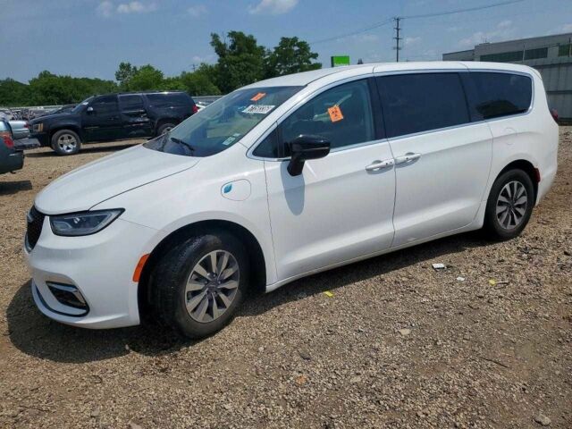 Білий Крайслер Pacifica, об'ємом двигуна 0 л та пробігом 70 тис. км за 19000 $, фото 1 на Automoto.ua