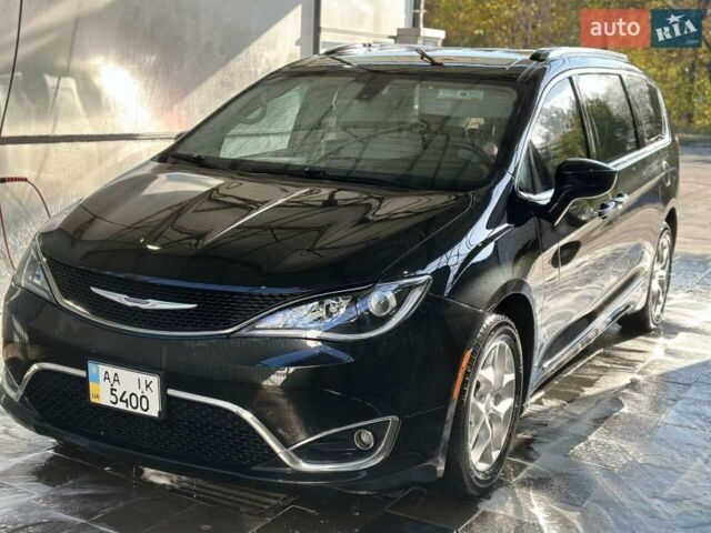 Чорний Крайслер Pacifica, об'ємом двигуна 3.61 л та пробігом 157 тис. км за 21000 $, фото 1 на Automoto.ua