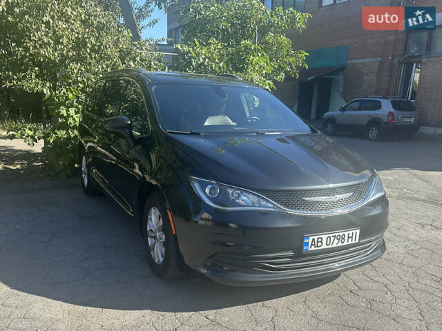 Чорний Крайслер Pacifica, об'ємом двигуна 3.6 л та пробігом 118 тис. км за 16499 $, фото 1 на Automoto.ua