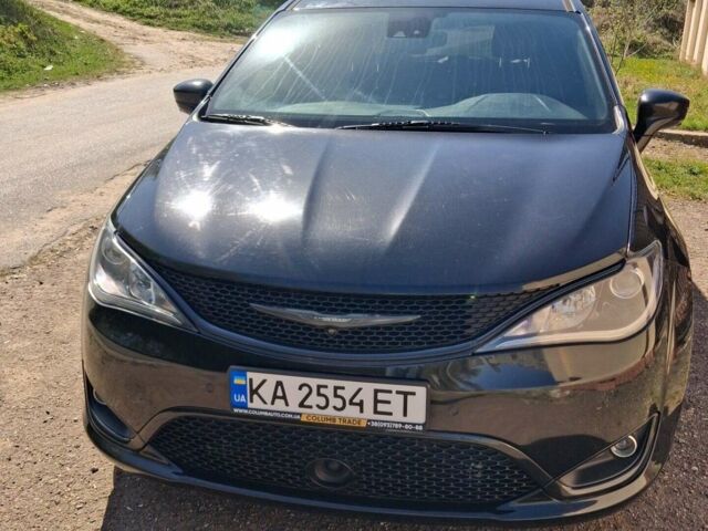 Чорний Крайслер Pacifica, об'ємом двигуна 3.61 л та пробігом 130 тис. км за 18500 $, фото 1 на Automoto.ua