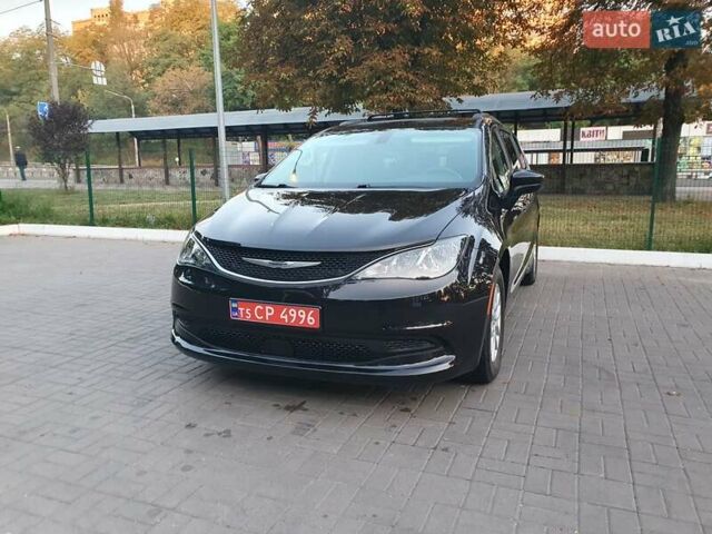 Черный Крайслер Пасифик, объемом двигателя 3.6 л и пробегом 74 тыс. км за 17999 $, фото 1 на Automoto.ua