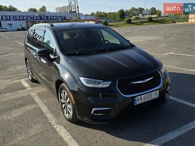 Черный Крайслер Пасифик, объемом двигателя 3.61 л и пробегом 101 тыс. км за 36500 $, фото 1 на Automoto.ua