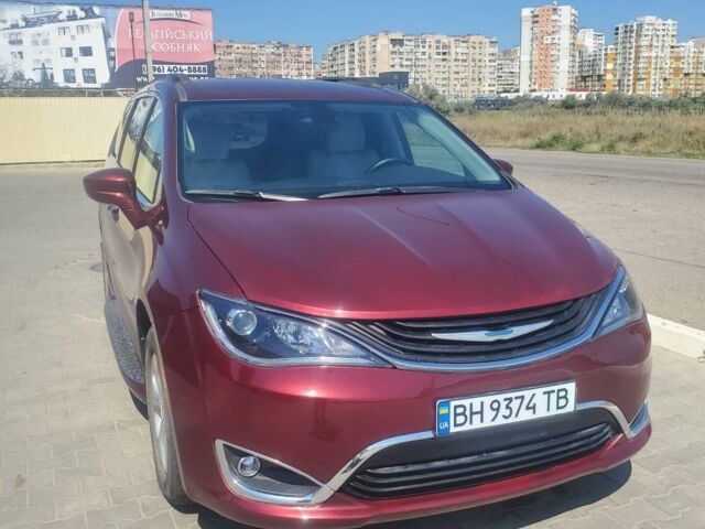 Красный Крайслер Пасифик, объемом двигателя 3.6 л и пробегом 105 тыс. км за 23499 $, фото 1 на Automoto.ua