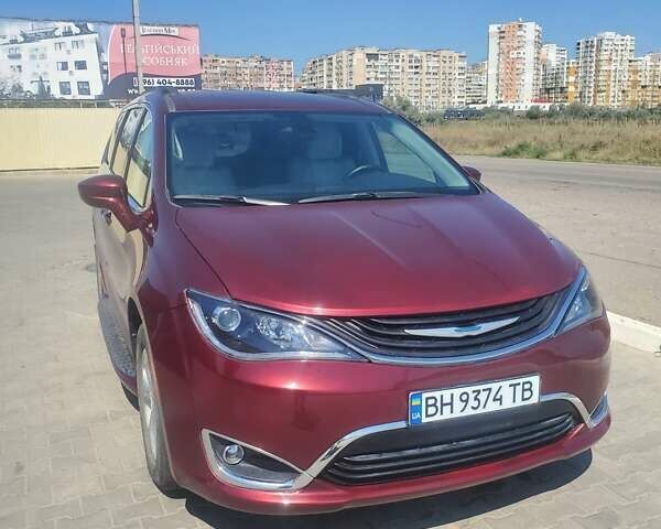 Красный Крайслер Пасифик, объемом двигателя 3.6 л и пробегом 105 тыс. км за 24999 $, фото 1 на Automoto.ua