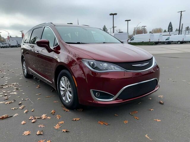 Красный Крайслер Пасифик, объемом двигателя 3.6 л и пробегом 44 тыс. км за 5000 $, фото 1 на Automoto.ua