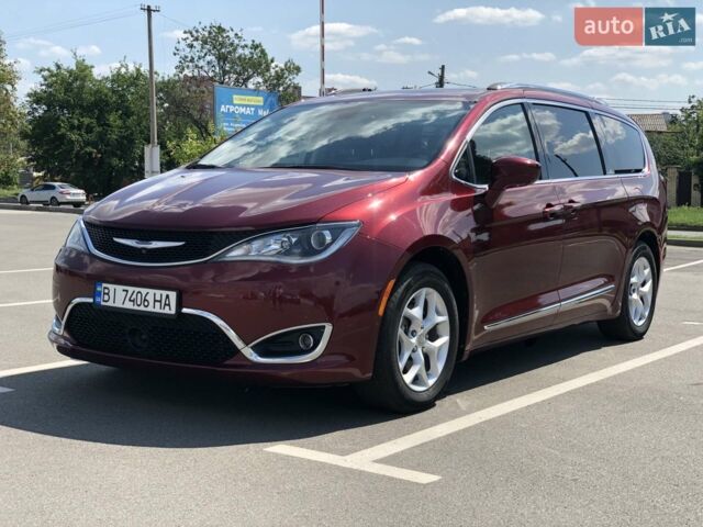 Червоний Крайслер Pacifica, об'ємом двигуна 3.6 л та пробігом 114 тис. км за 24500 $, фото 1 на Automoto.ua