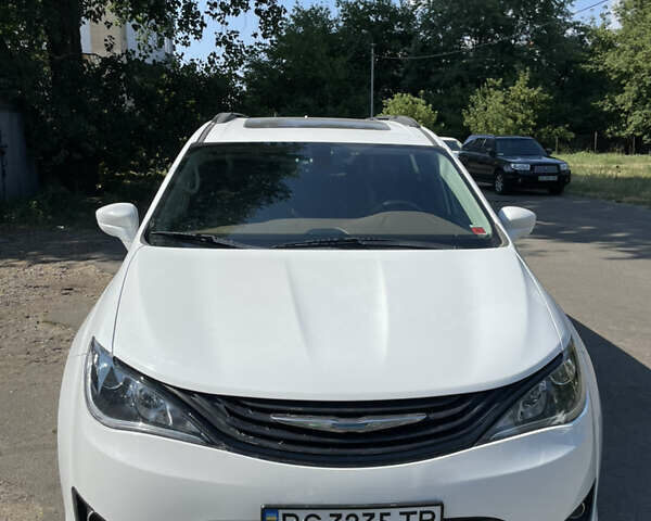 Крайслер Pacifica, об'ємом двигуна 3.6 л та пробігом 168 тис. км за 28900 $, фото 1 на Automoto.ua
