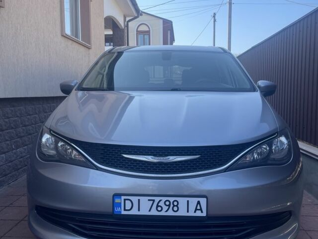 Сірий Крайслер Pacifica, об'ємом двигуна 3.6 л та пробігом 141 тис. км за 15700 $, фото 1 на Automoto.ua