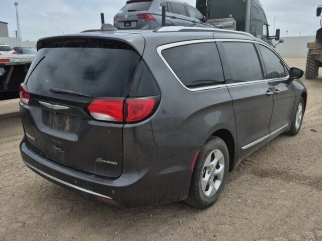 Серый Крайслер Пасифик, объемом двигателя 3.6 л и пробегом 281 тыс. км за 10500 $, фото 1 на Automoto.ua