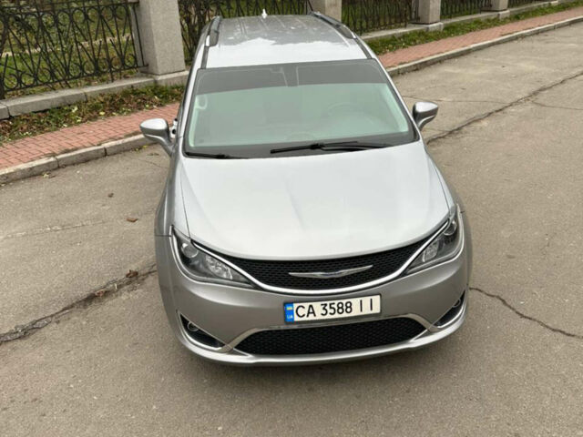 Сірий Крайслер Pacifica, об'ємом двигуна 3.61 л та пробігом 190 тис. км за 14700 $, фото 1 на Automoto.ua