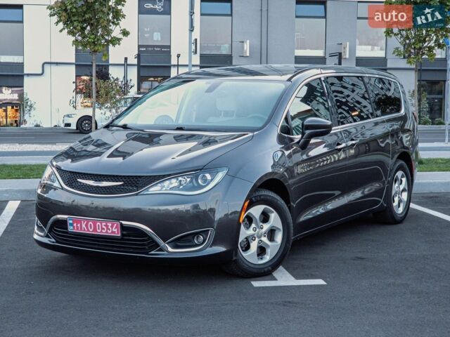 Сірий Крайслер Pacifica, об'ємом двигуна 3.5 л та пробігом 166 тис. км за 20700 $, фото 1 на Automoto.ua