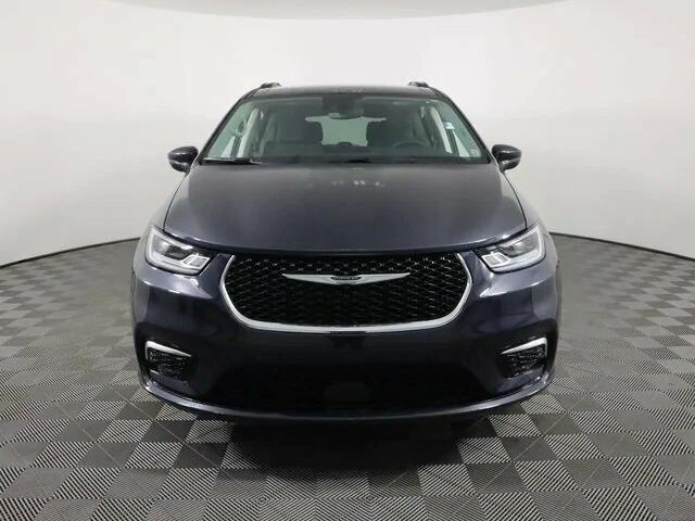 Сірий Крайслер Pacifica, об'ємом двигуна 3.6 л та пробігом 0 тис. км за 56000 $, фото 1 на Automoto.ua