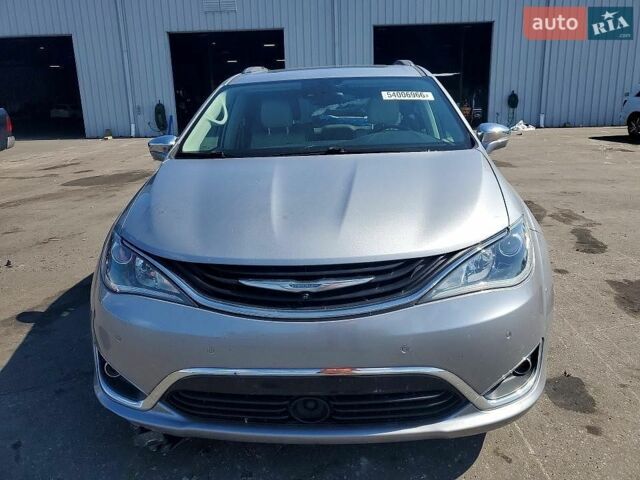 Сірий Крайслер Pacifica, об'ємом двигуна 0 л та пробігом 234 тис. км за 13400 $, фото 1 на Automoto.ua