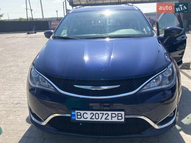 Синій Крайслер Pacifica, об'ємом двигуна 3.6 л та пробігом 130 тис. км за 17500 $, фото 1 на Automoto.ua