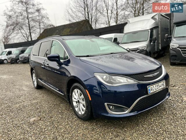 Синий Крайслер Пасифик, объемом двигателя 3.61 л и пробегом 264 тыс. км за 14600 $, фото 1 на Automoto.ua