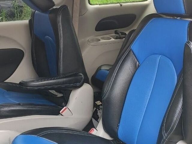 Синій Крайслер Pacifica, об'ємом двигуна 3.6 л та пробігом 250 тис. км за 15999 $, фото 1 на Automoto.ua