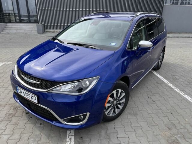 Синий Крайслер Пасифик, объемом двигателя 3.6 л и пробегом 100 тыс. км за 29700 $, фото 1 на Automoto.ua