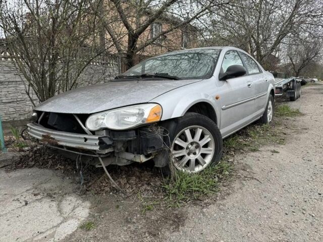 Серый Крайслер Себринг, объемом двигателя 2.7 л и пробегом 250 тыс. км за 1150 $, фото 1 на Automoto.ua