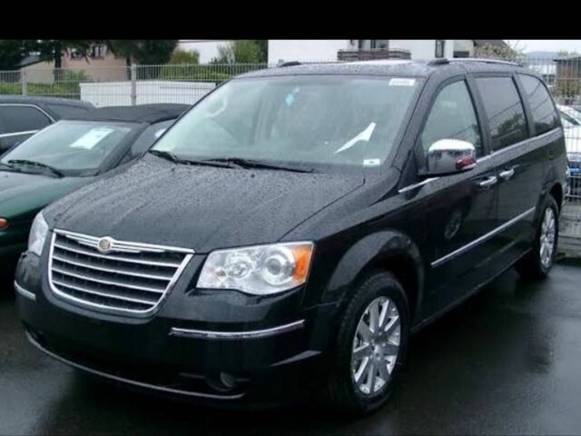 Черный Крайслер Вояджер, объемом двигателя 2.8 л и пробегом 340 тыс. км за 9800 $, фото 1 на Automoto.ua