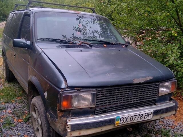 Сірий Крайслер Voyager, об'ємом двигуна 2.5 л та пробігом 350 тис. км за 850 $, фото 1 на Automoto.ua