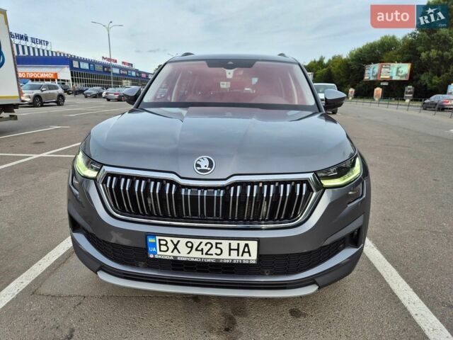 Сірий Крайслер Voyager, об'ємом двигуна 2.4 л та пробігом 385 тис. км за 2798 $, фото 1 на Automoto.ua
