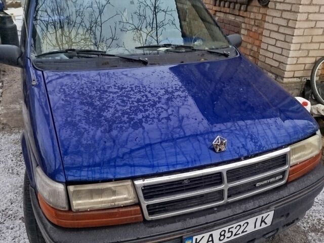 Синий Крайслер Вояджер, объемом двигателя 3 л и пробегом 492 тыс. км за 2735 $, фото 1 на Automoto.ua