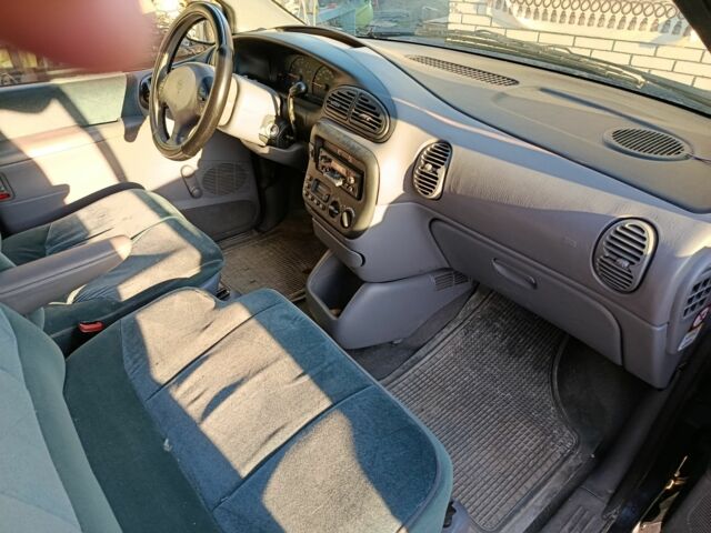 Синий Крайслер Вояджер, объемом двигателя 0 л и пробегом 200 тыс. км за 2846 $, фото 1 на Automoto.ua