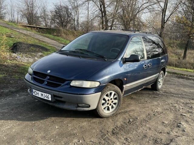 Синій Крайслер Voyager, об'ємом двигуна 0 л та пробігом 250 тис. км за 2714 $, фото 1 на Automoto.ua