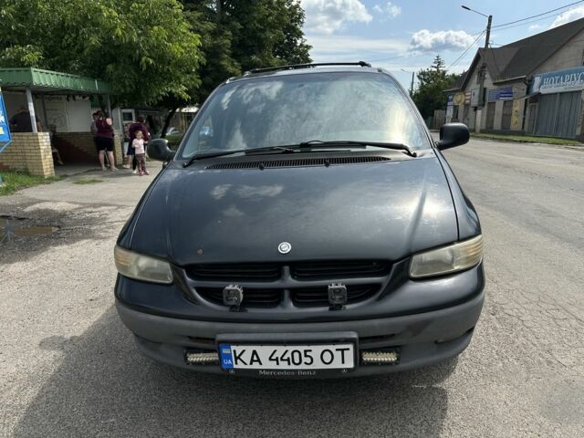 Синій Крайслер Voyager, об'ємом двигуна 2.5 л та пробігом 400 тис. км за 1839 $, фото 1 на Automoto.ua
