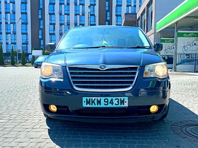 Синий Крайслер Вояджер, объемом двигателя 2.8 л и пробегом 0 тыс. км за 2900 $, фото 1 на Automoto.ua