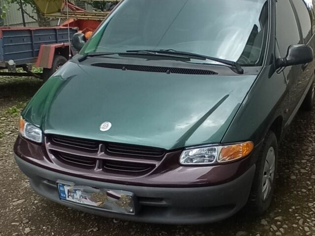 Зеленый Крайслер Вояджер, объемом двигателя 0 л и пробегом 320 тыс. км за 2526 $, фото 1 на Automoto.ua
